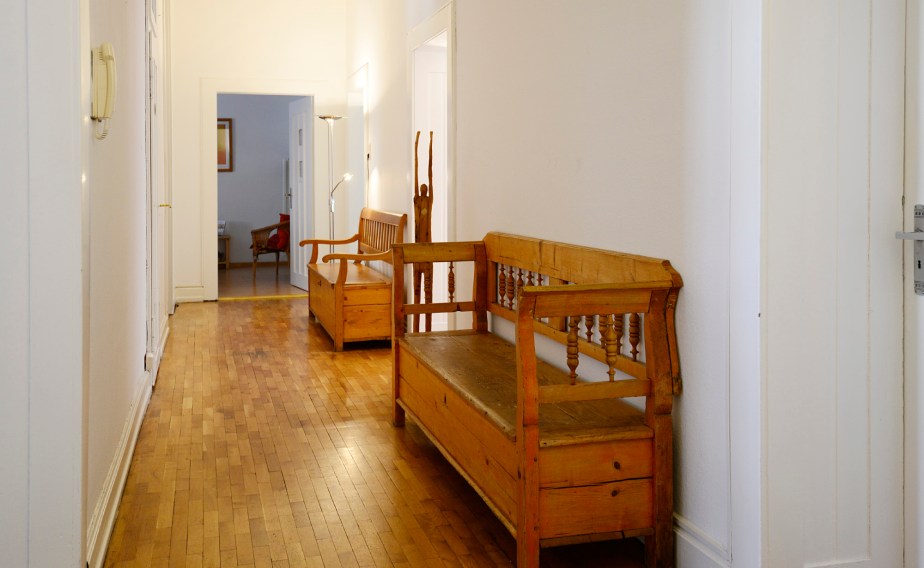 Eingangsbereich der Praxis für Homöopathie und Chiropraktik in Saarbrücken